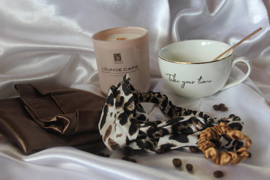 Take Your Time Lounge Café Cozy Box